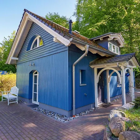 Holiday home Blaues Strandhaus *